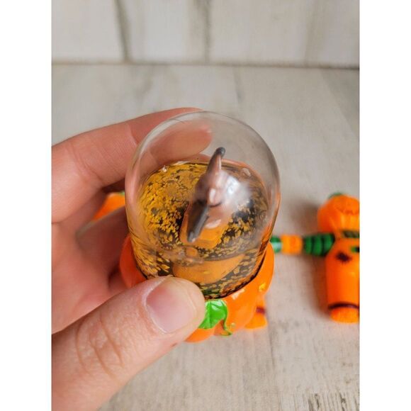 Halloween mini snowglobe pumpkin scarecrow figure set - Picture 6 of 9